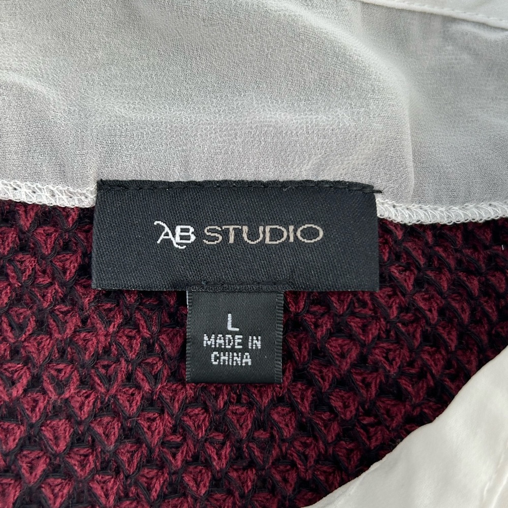 Sweater - Picture 2 of 7
